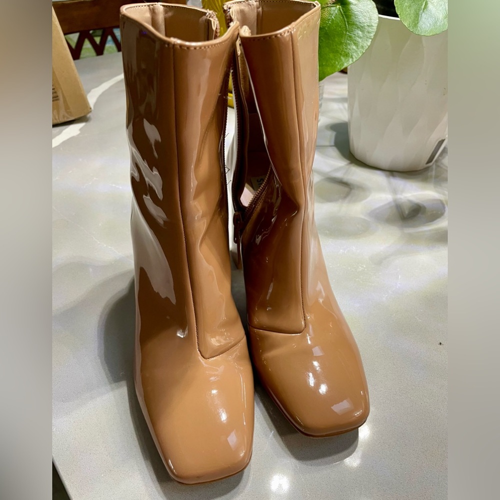 Steve Madden Tan Patent Leather Heeled Boots